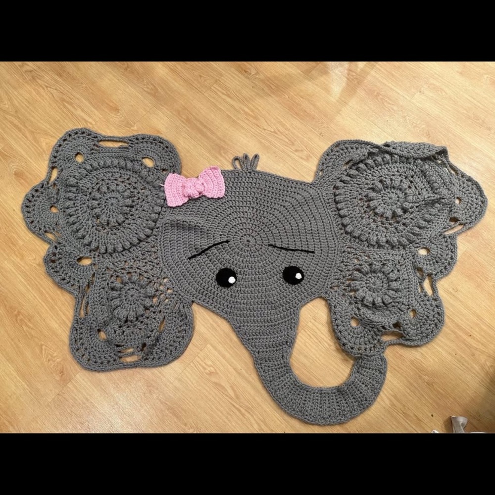 Gray Elephant Kids Rug with Pink Bow